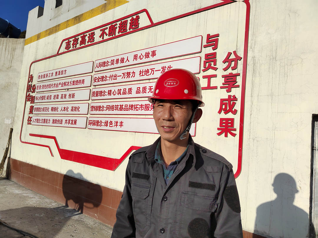 董明军近照.jpg 董明军近照.jpg